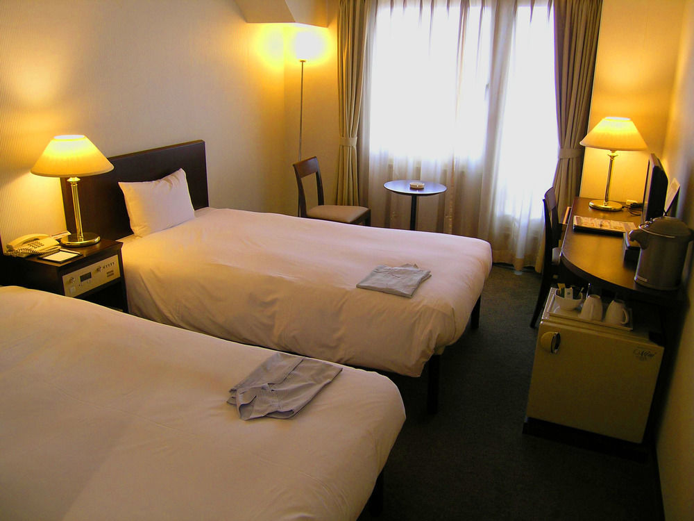 Hotel Yokohama Camelot Japan Экстерьер фото