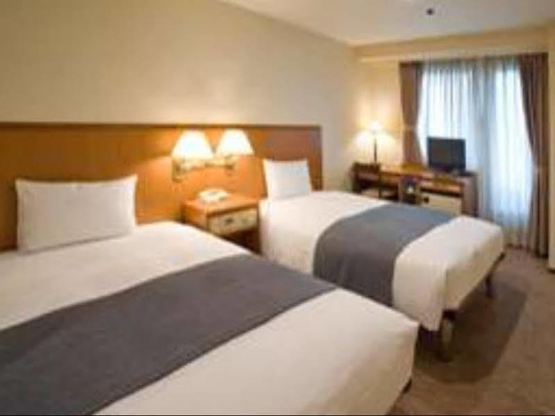 Hotel Yokohama Camelot Japan Экстерьер фото