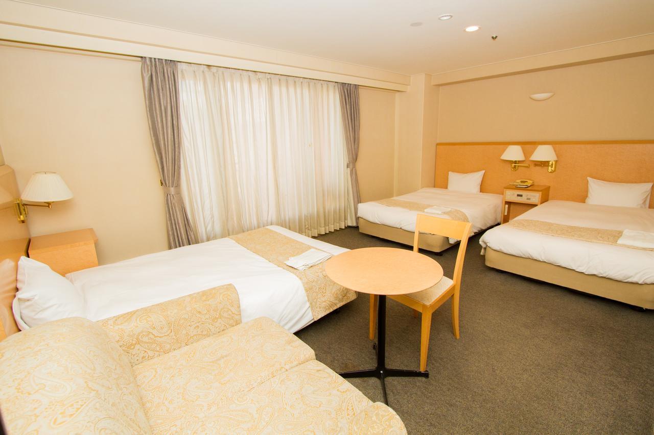 Hotel Yokohama Camelot Japan Экстерьер фото