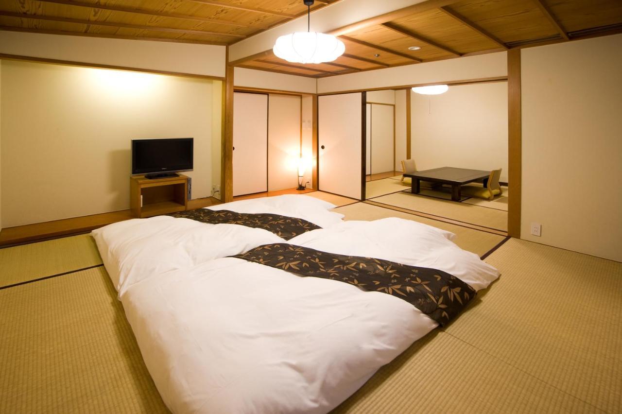 Hotel Yokohama Camelot Japan Экстерьер фото